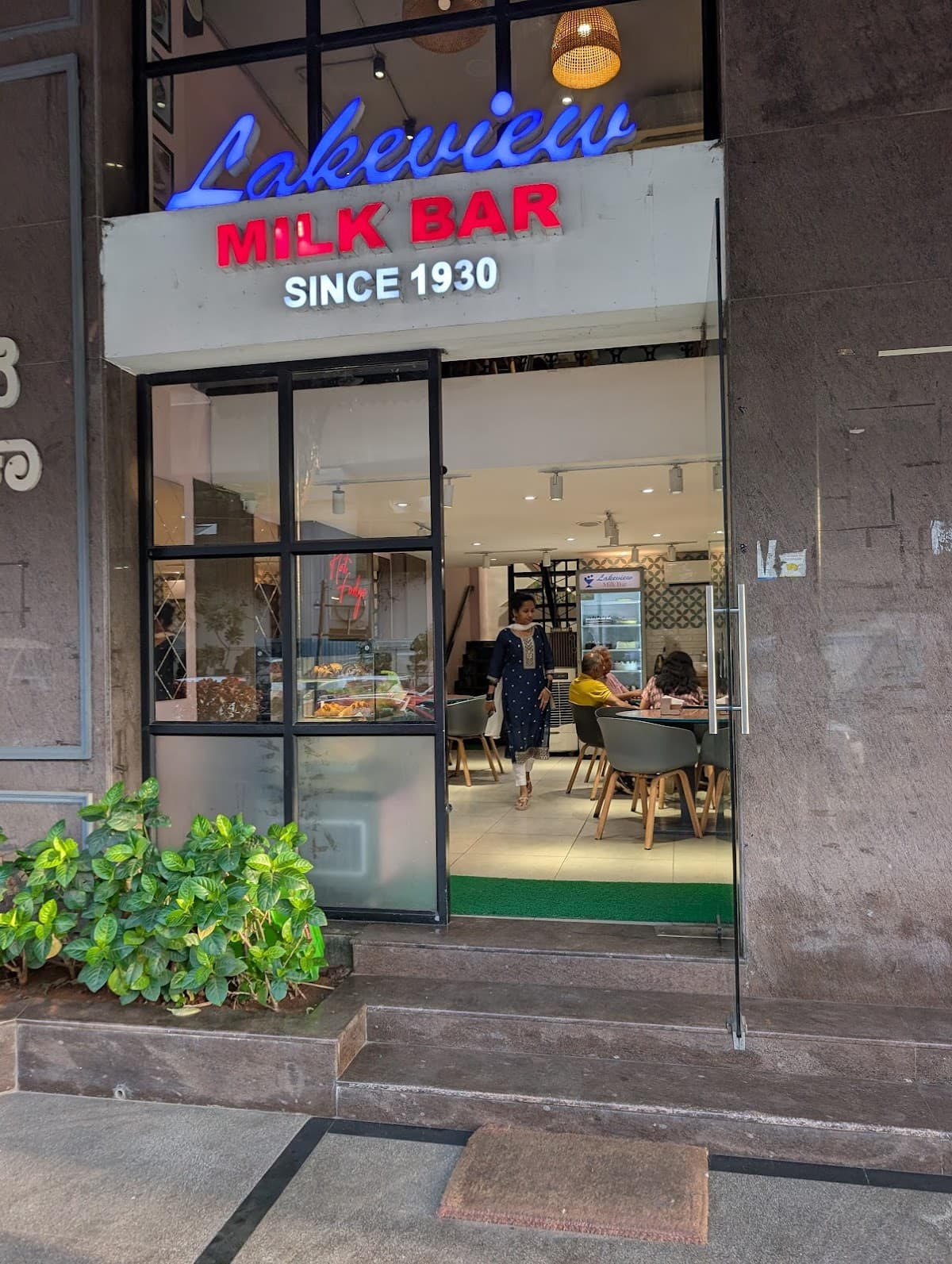 Lakeview Milkbar - Photo 5