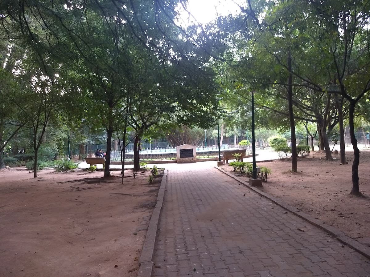 Coles Park - Photo 3