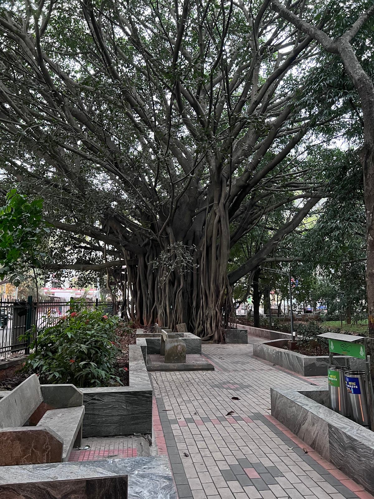 Madhavan Park - Photo 4