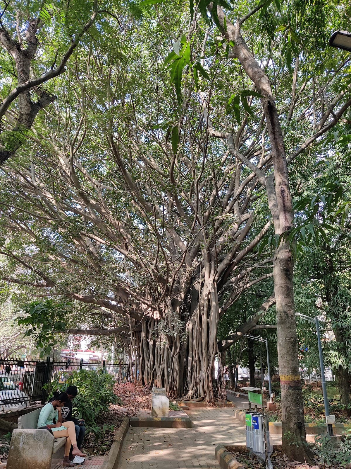 Madhavan Park - Photo 6