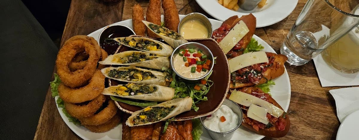 Hard Rock Cafe - Photo 4