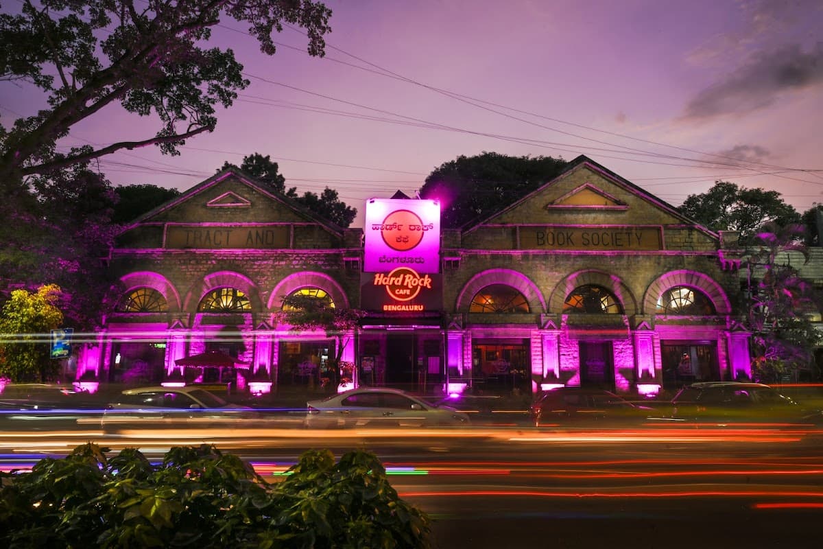 Hard Rock Cafe - Photo 6