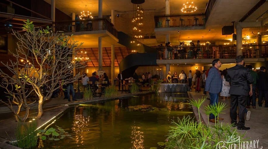 The Bier Library Brewery & Kitchen - Photo 2