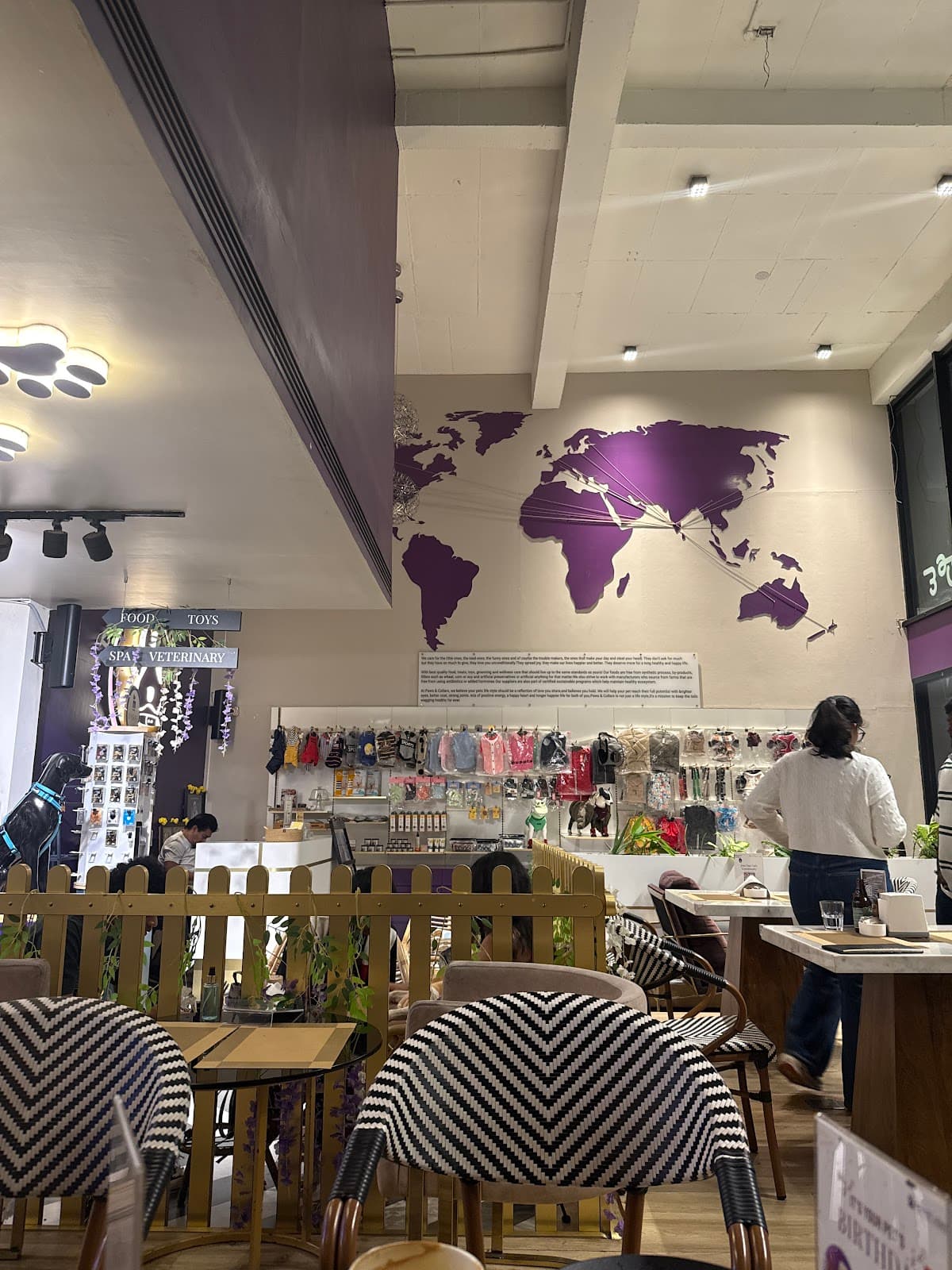 The Pet People Cafe - Photo 4