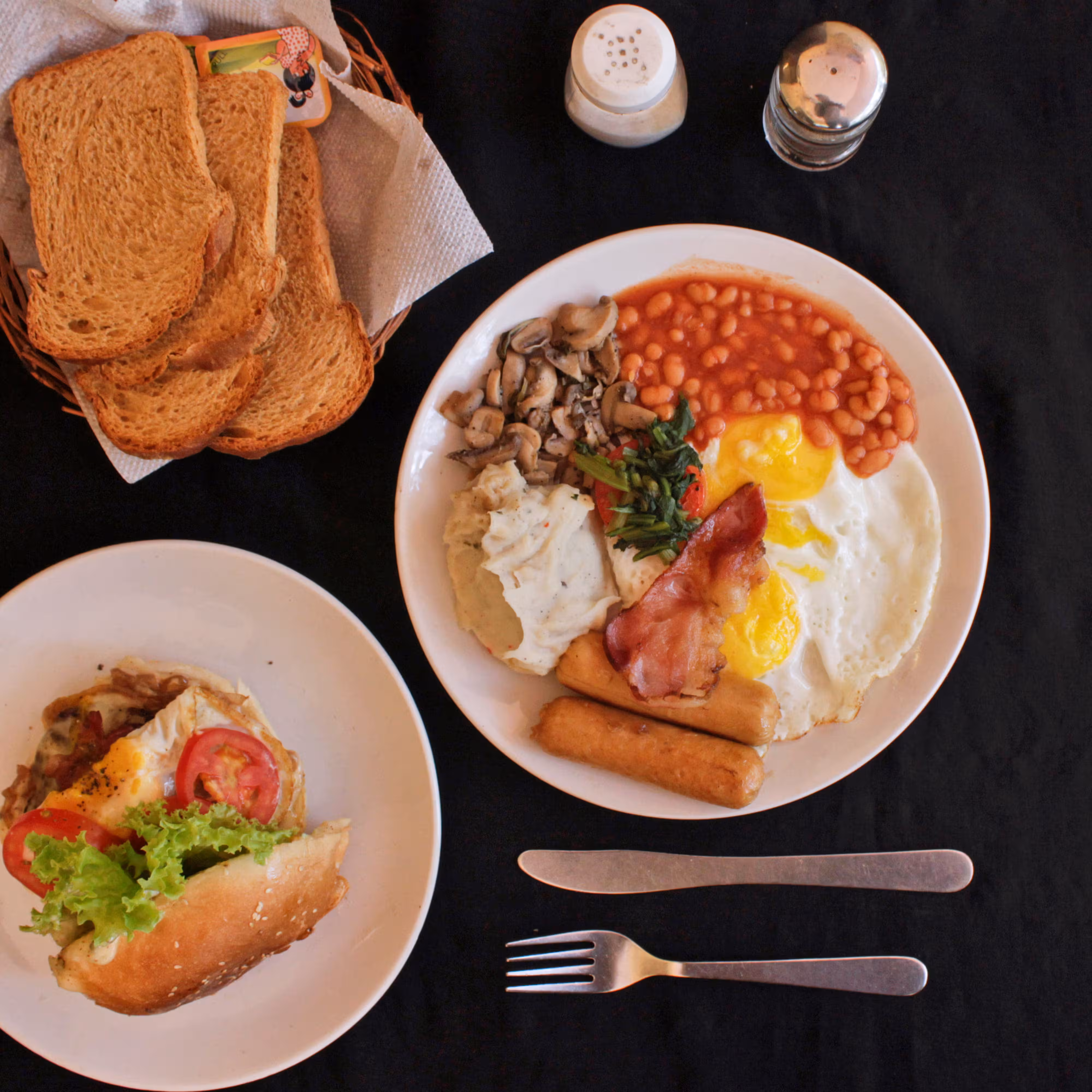 The Hole in the Wall Cafe - Photo 3