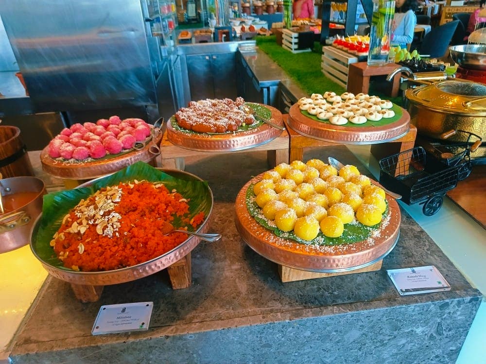 The Market - Ritz Carlton - Photo 3