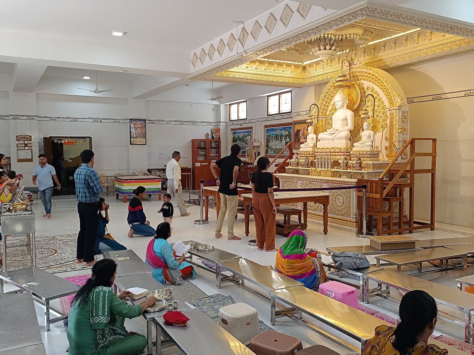 Shri Gyanodaya Digambar Jain Temple photo 5